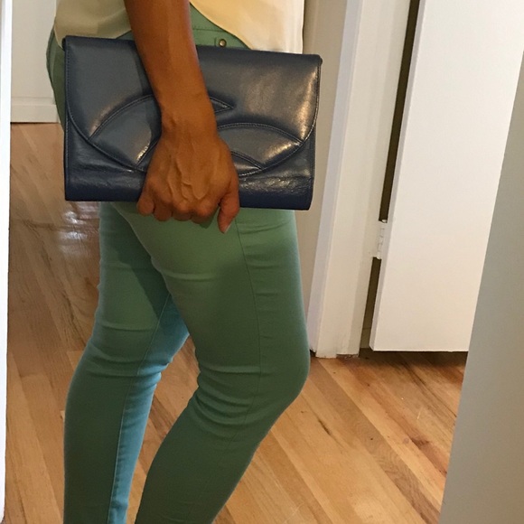 Blue leather envelope clutch - Picture 6 of 6